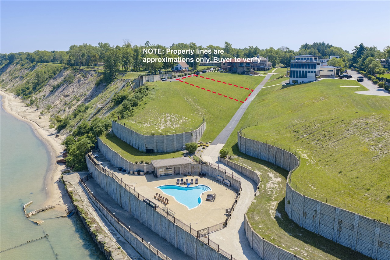 1st image of 632 N Sul Lago, Benton Harbor, MI 49022 | MLS# 70518312