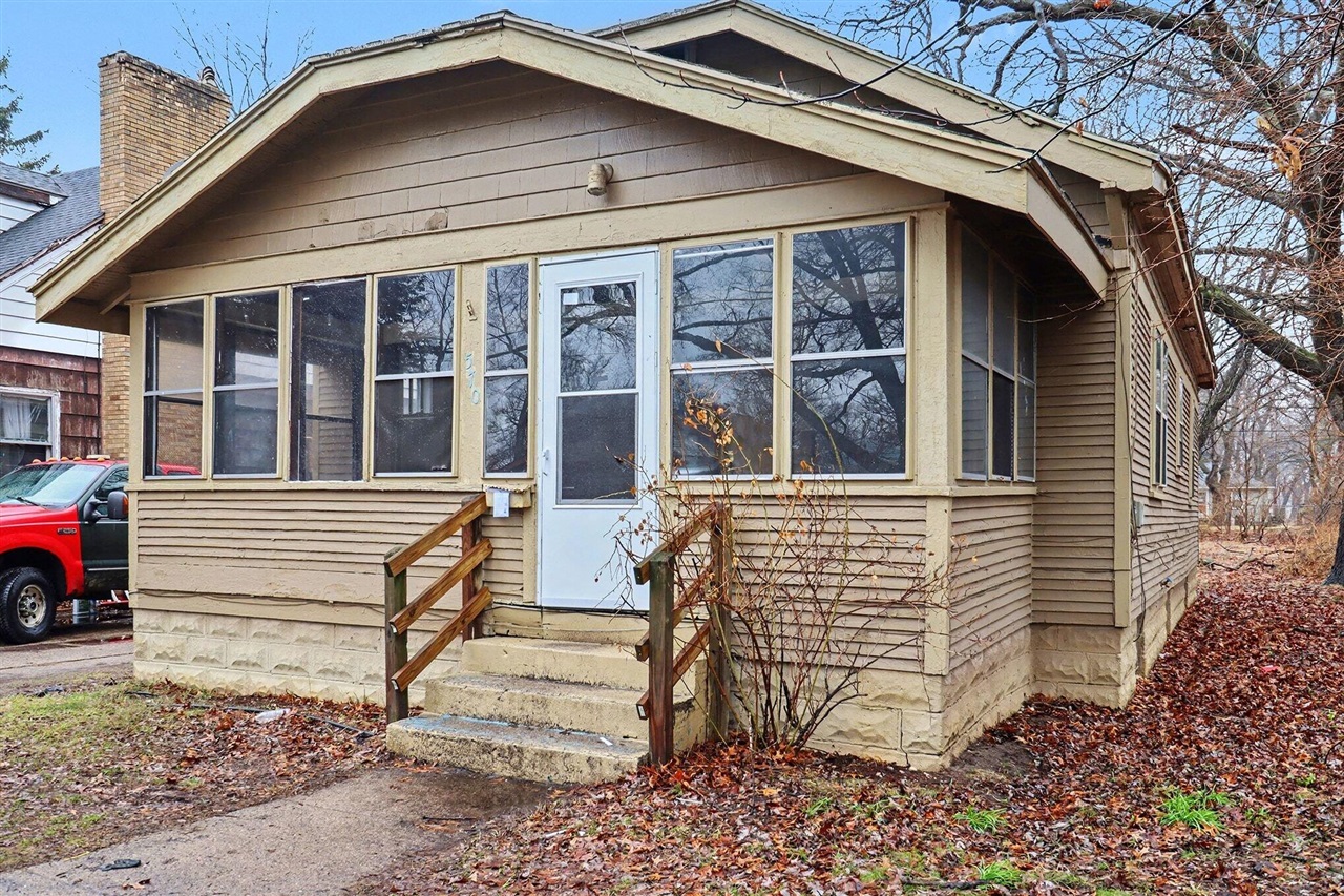 570 E Dale Avenue, Muskegon, MI, 49442-5720