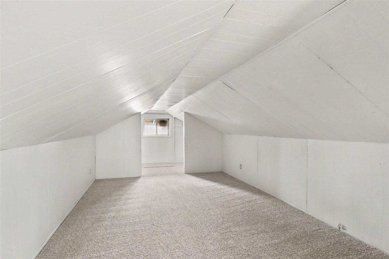 570 E Dale Avenue, Muskegon, MI, 49442-5720