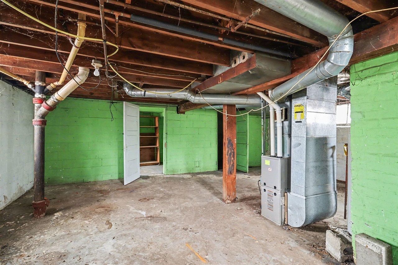 570 E Dale Avenue, Muskegon, MI, 49442-5720