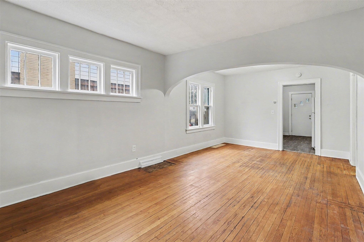 570 E Dale Avenue, Muskegon, MI, 49442-5720