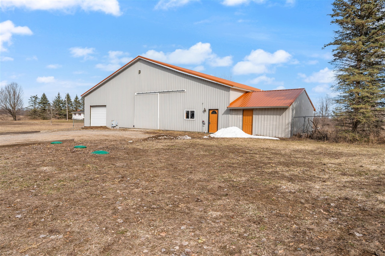 18470 195th Avenue, Big Rapids, MI, 49307-9350