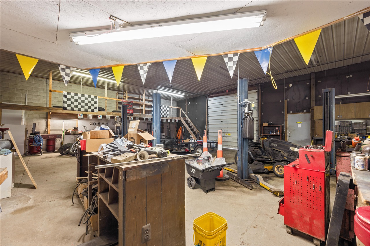 18470 195th Avenue, Big Rapids, MI, 49307-9350