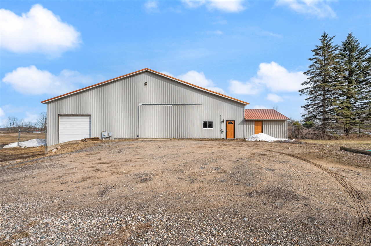 18470 195th Avenue, Big Rapids, MI, 49307-9350