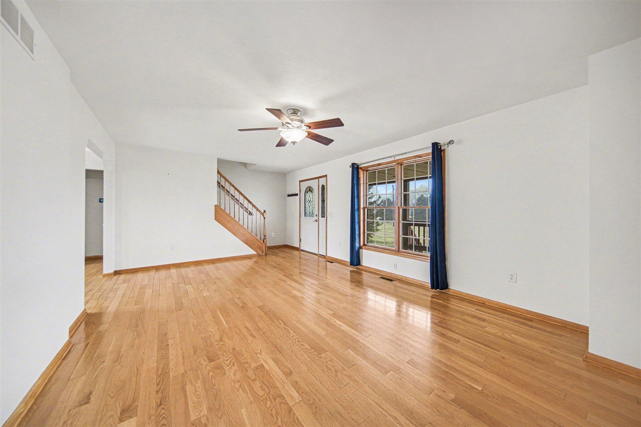 Homes for sale in Munith, MI | 10487 Territorial Rd, Munith, MI 49259 | MLS# 70518341