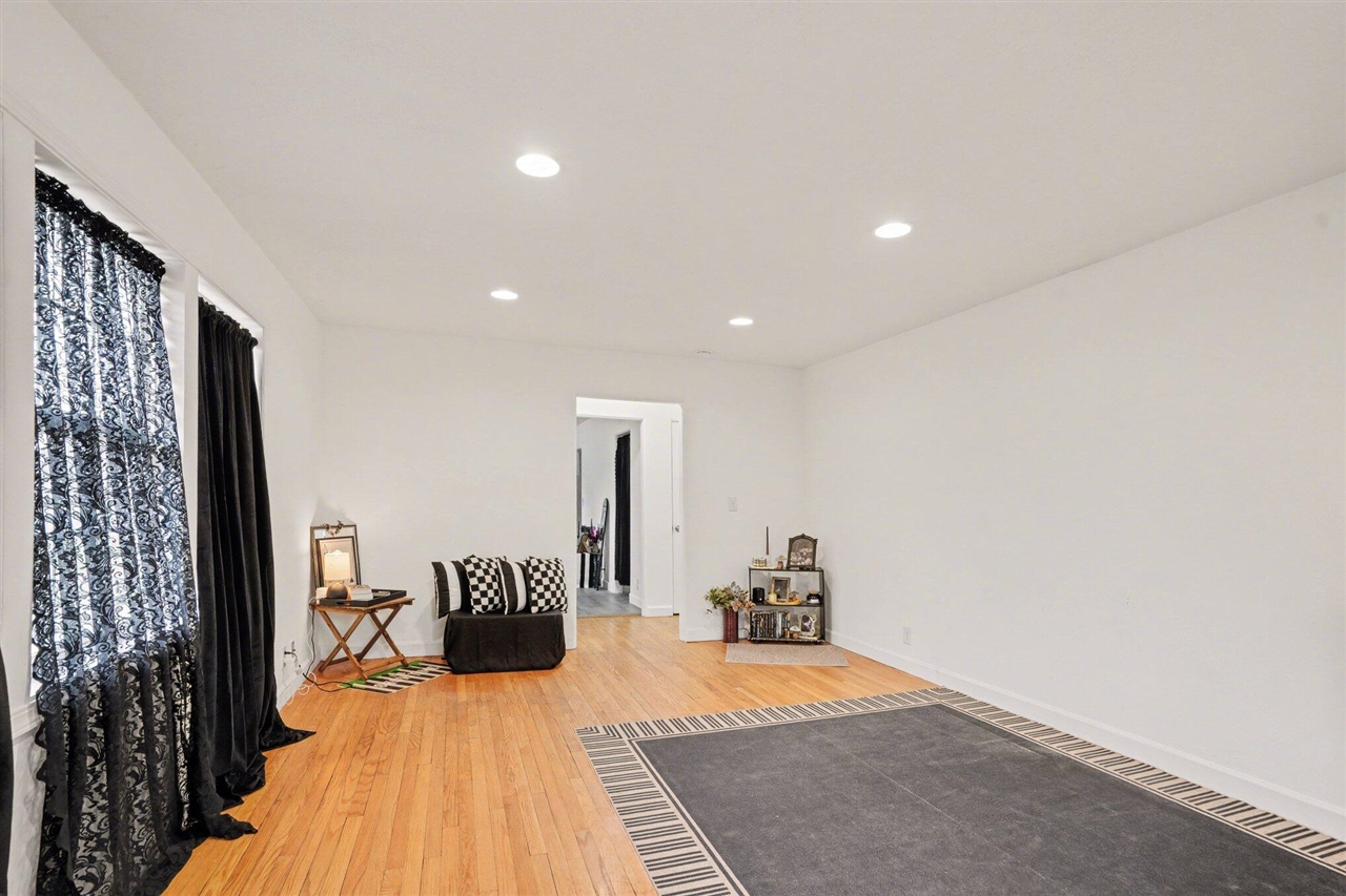 434 Bruce Avenue, Niles, MI, 49120-1119