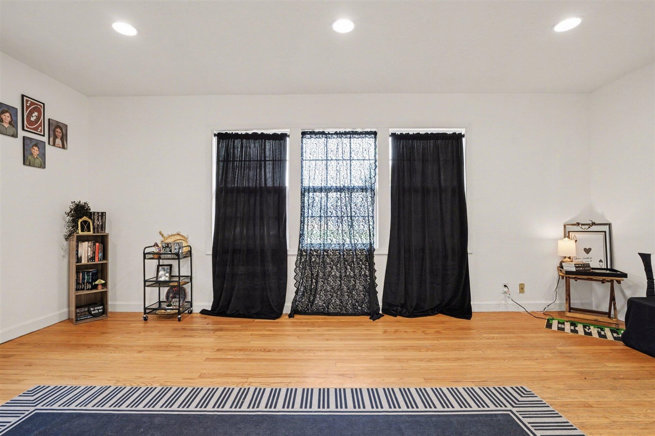 434 Bruce Avenue, Niles, MI, 49120-1119