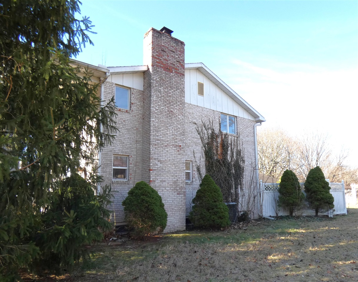 1968 Colfax Avenue, Benton Harbor, MI, 49022-6713