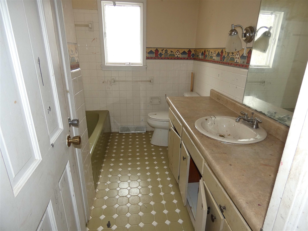 1968 Colfax Avenue, Benton Harbor, MI, 49022-6713