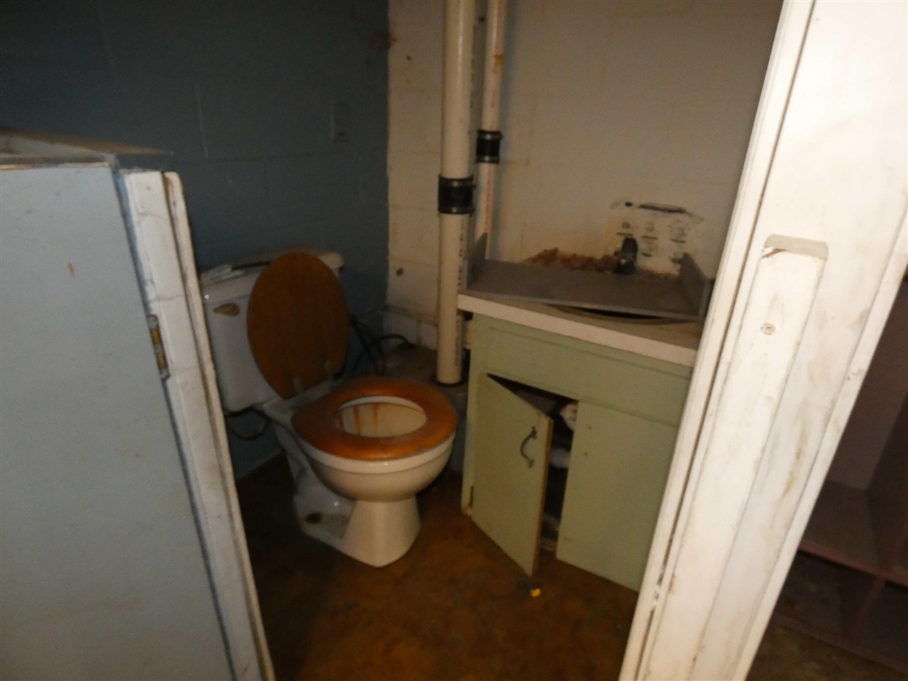 1968 Colfax Avenue, Benton Harbor, MI, 49022-6713