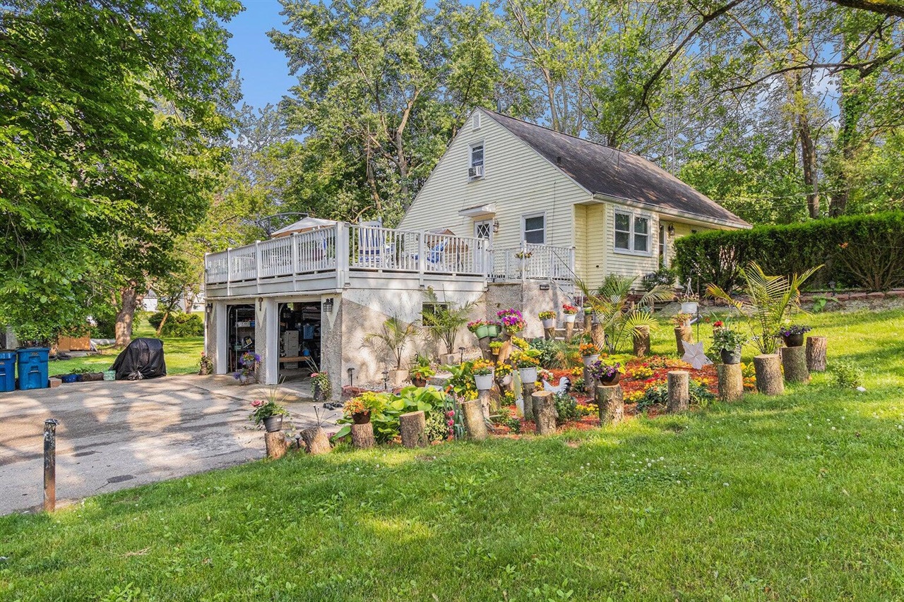 3104 Courtlandt Avenue, Kalamazoo, MI, 49004