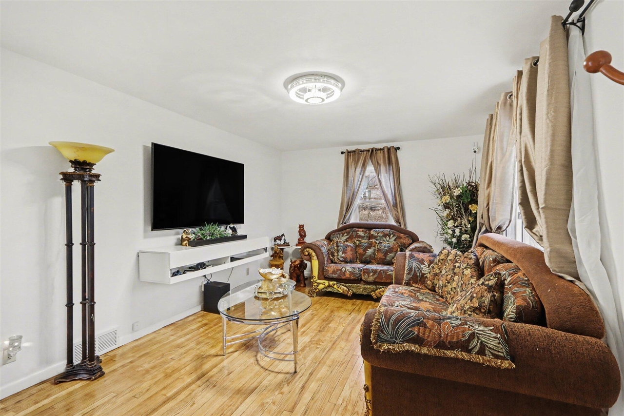 3104 Courtlandt Avenue, Kalamazoo, MI, 49004