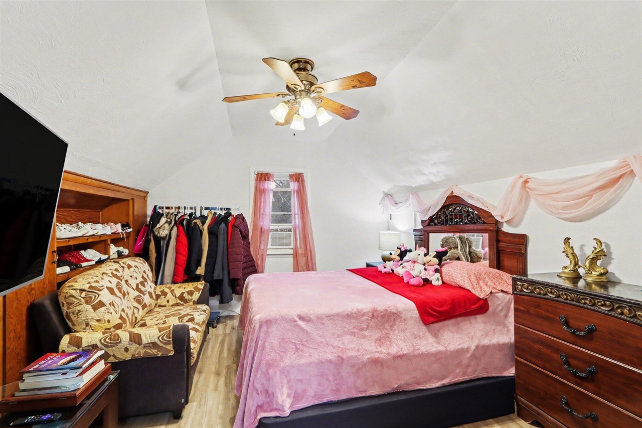 3104 Courtlandt Avenue, Kalamazoo, MI, 49004