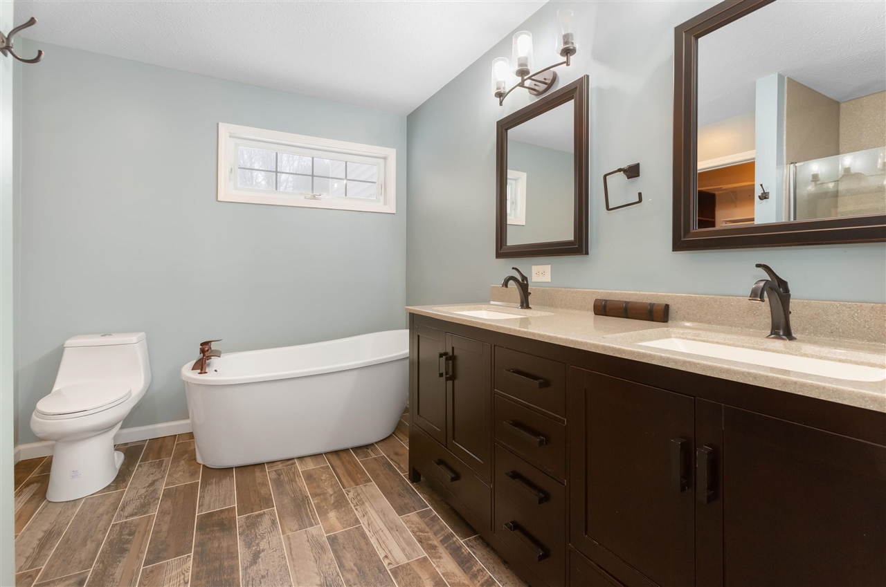 1701 J W Way, Saint Joseph, MI, 49085-9648