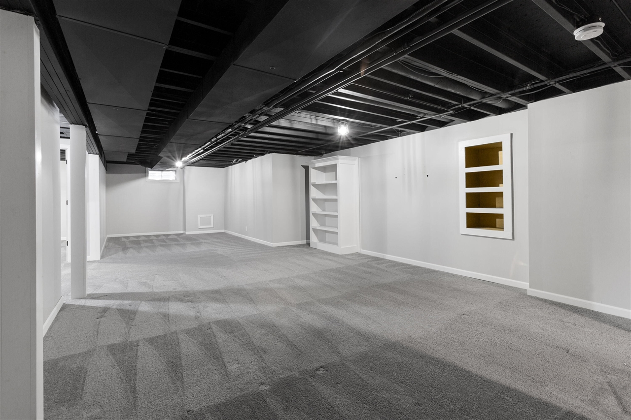 1701 J W Way, Saint Joseph, MI, 49085-9648