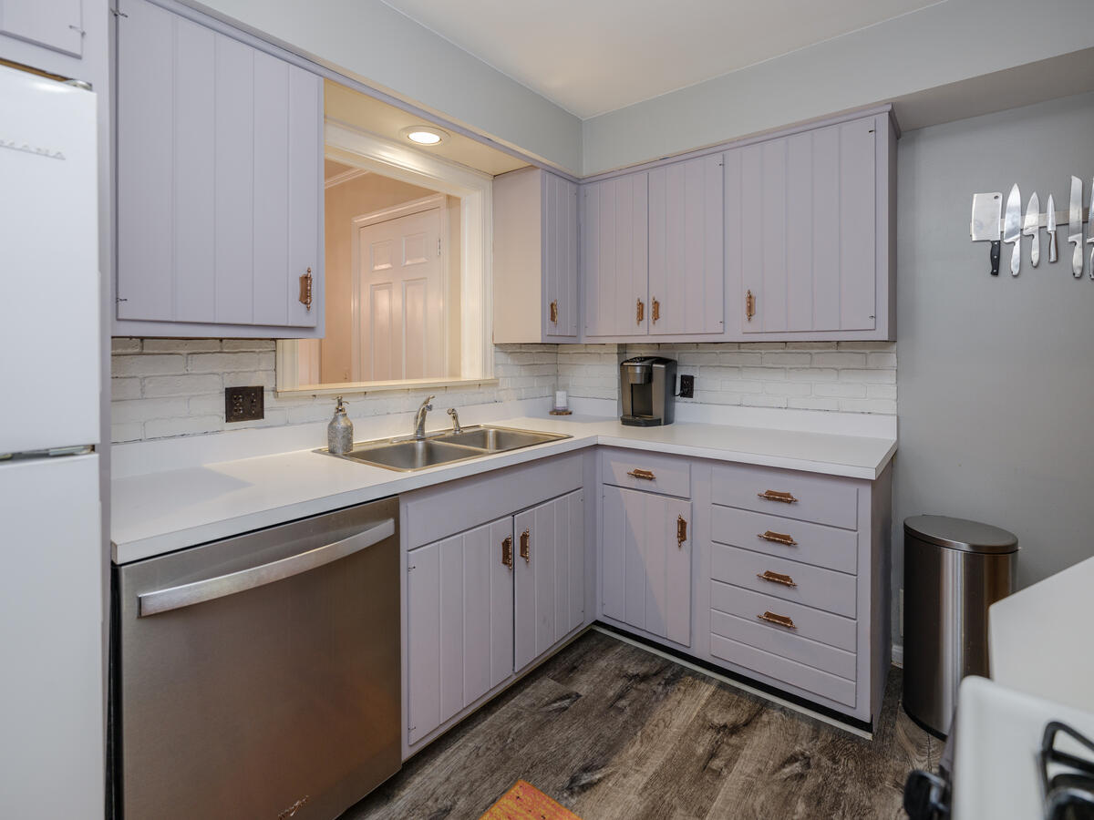 3419 Old Colony Road, Kalamazoo, MI, 49008-2911