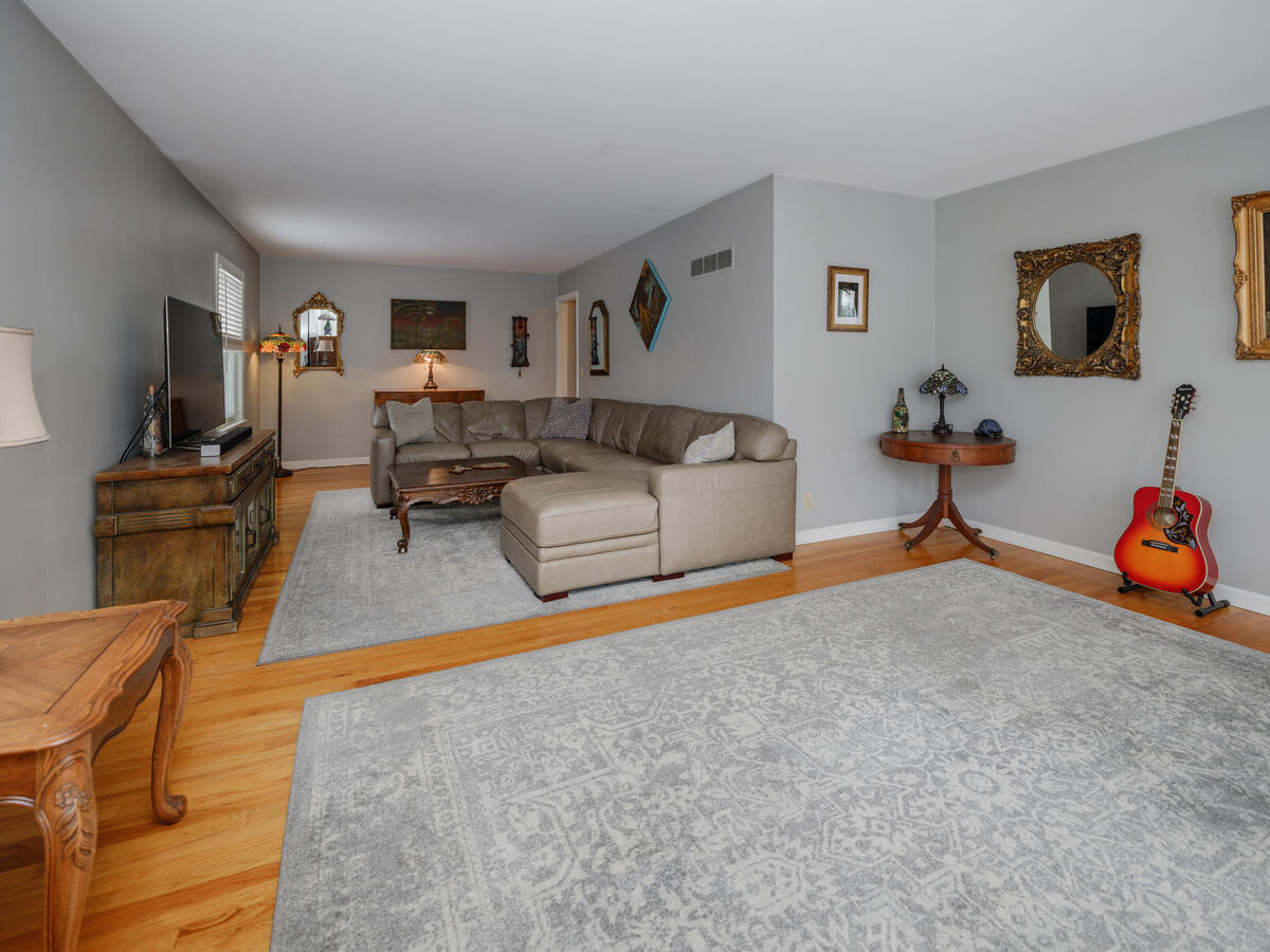 3419 Old Colony Road, Kalamazoo, MI, 49008-2911