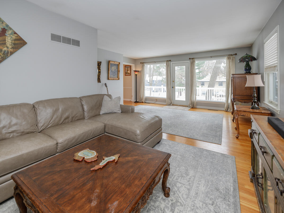 3419 Old Colony Road, Kalamazoo, MI, 49008-2911