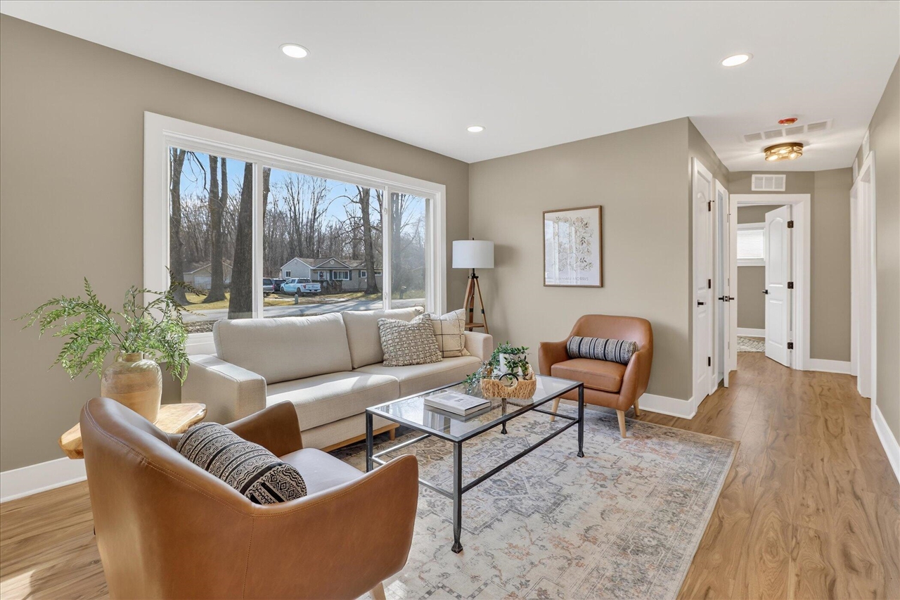 22002 Fenster Street, Belleville, MI, 48111-8957