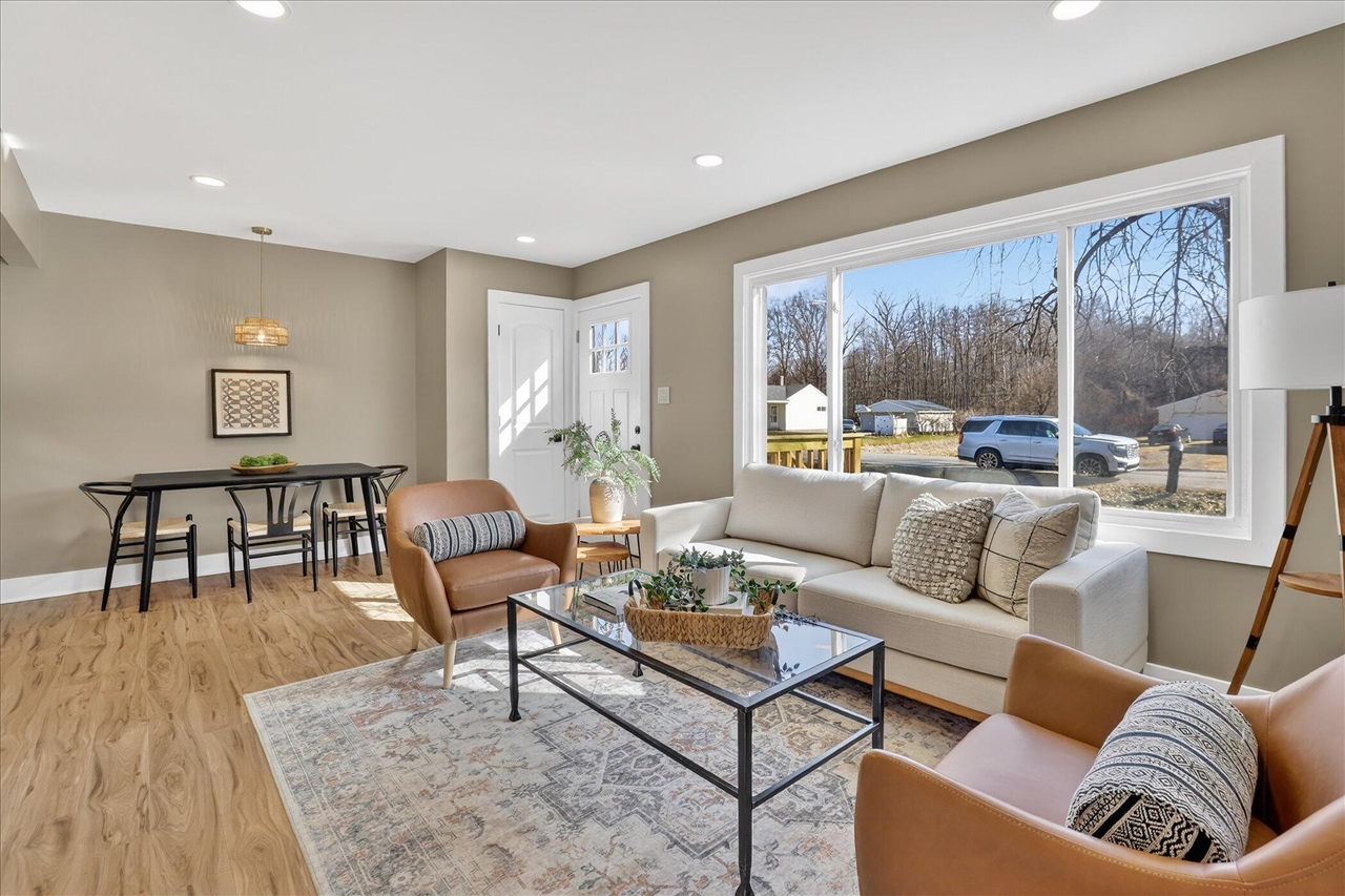 22002 Fenster Street, Belleville, MI, 48111-8957