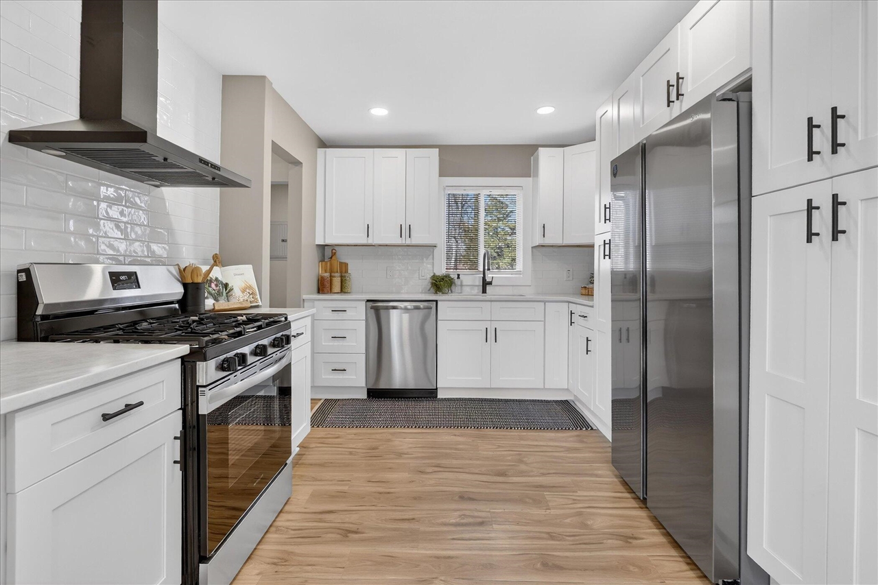 22002 Fenster Street, Belleville, MI, 48111-8957