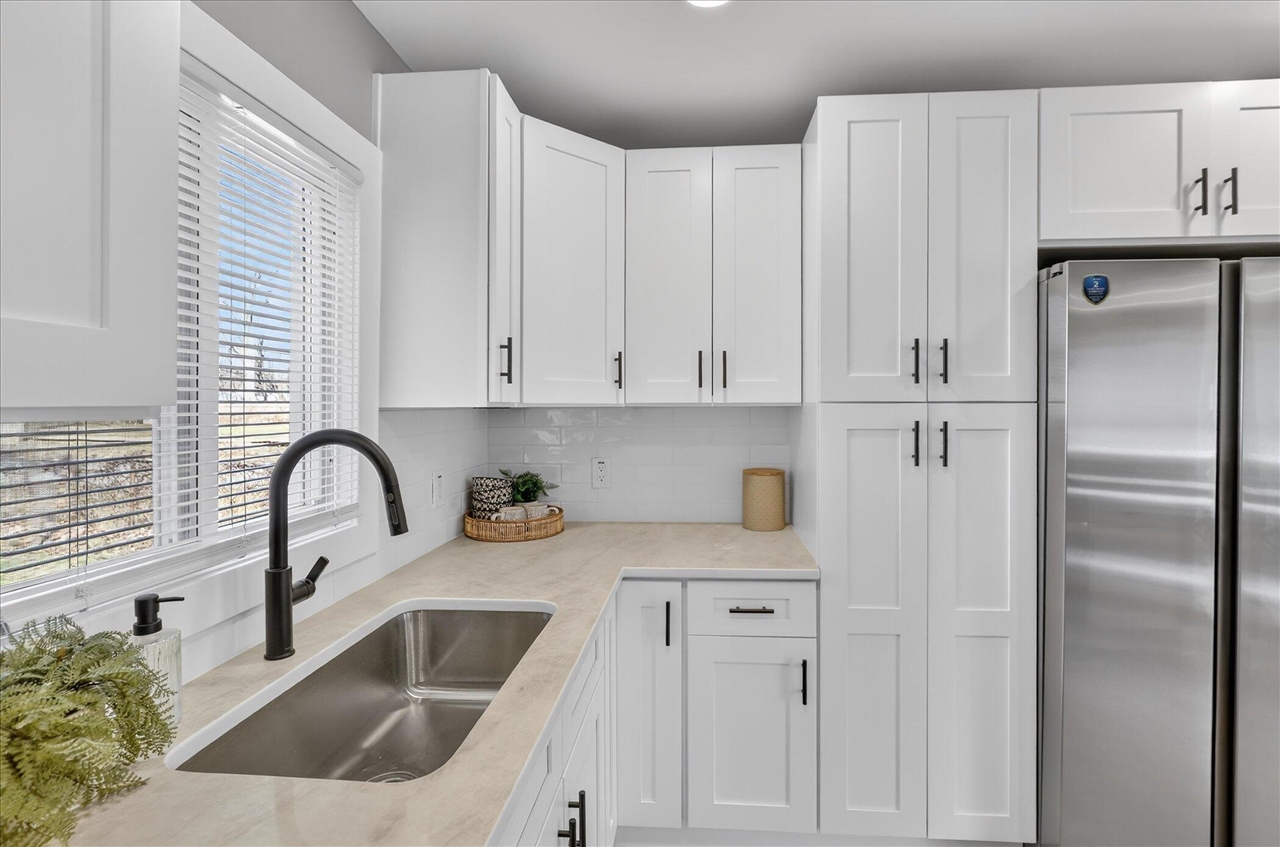 22002 Fenster Street, Belleville, MI, 48111-8957