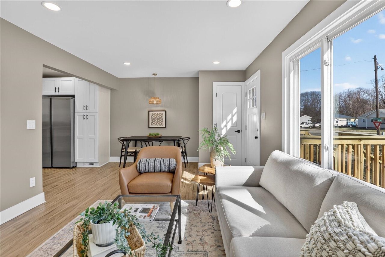 22002 Fenster Street, Belleville, MI, 48111-8957