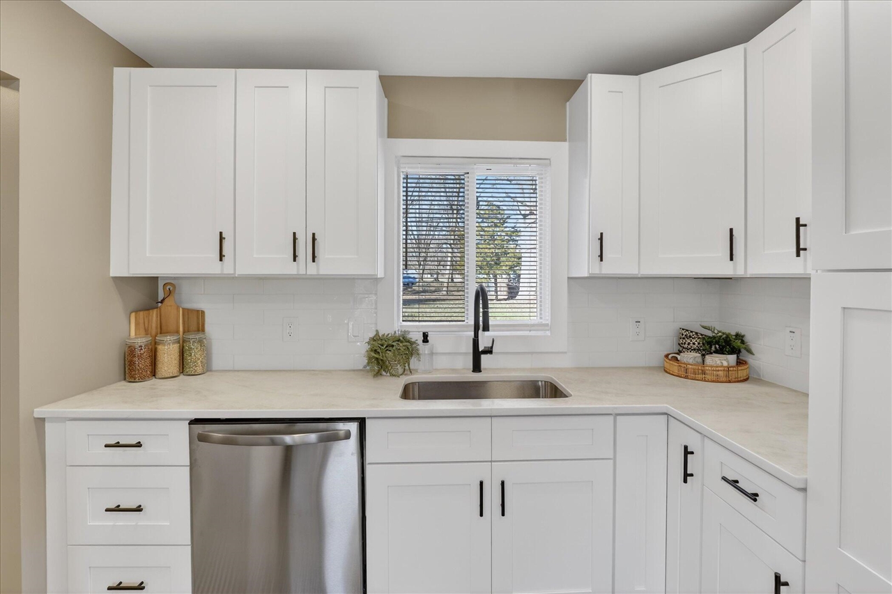 22002 Fenster Street, Belleville, MI, 48111-8957