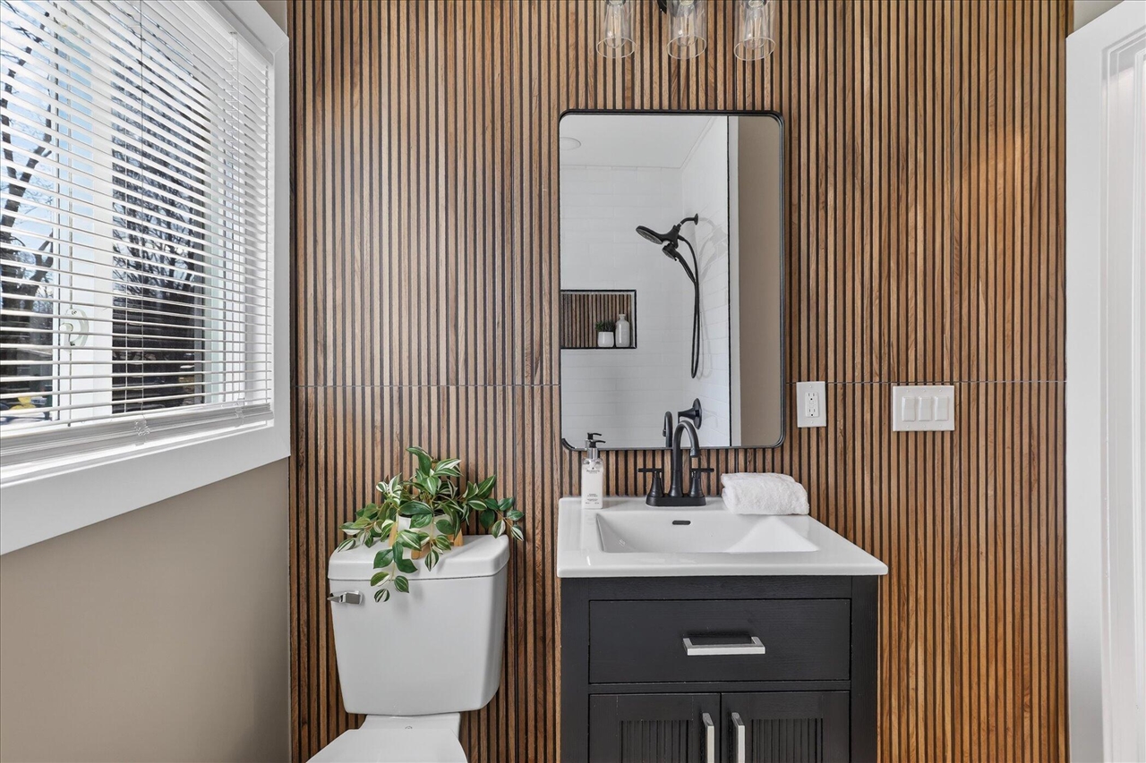 22002 Fenster Street, Belleville, MI, 48111-8957