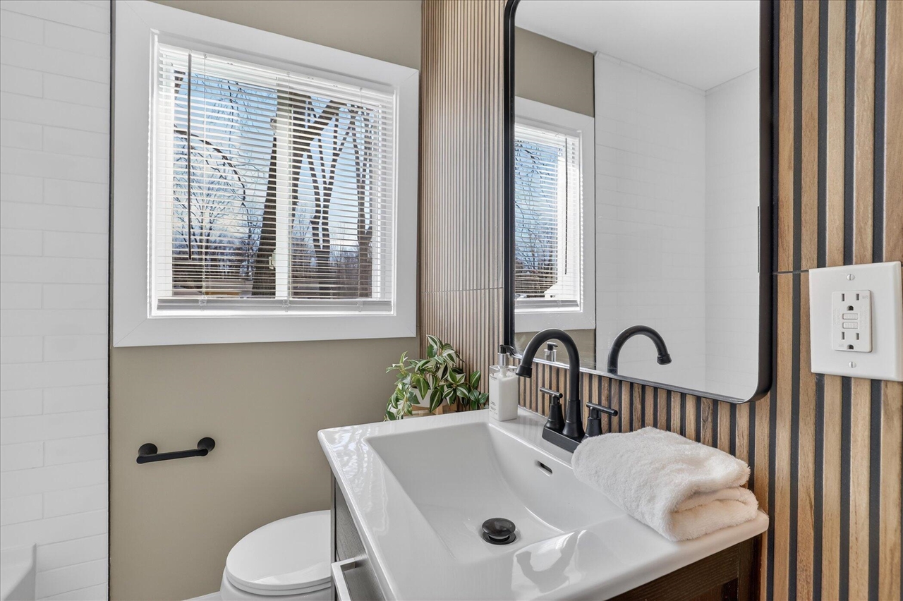 22002 Fenster Street, Belleville, MI, 48111-8957