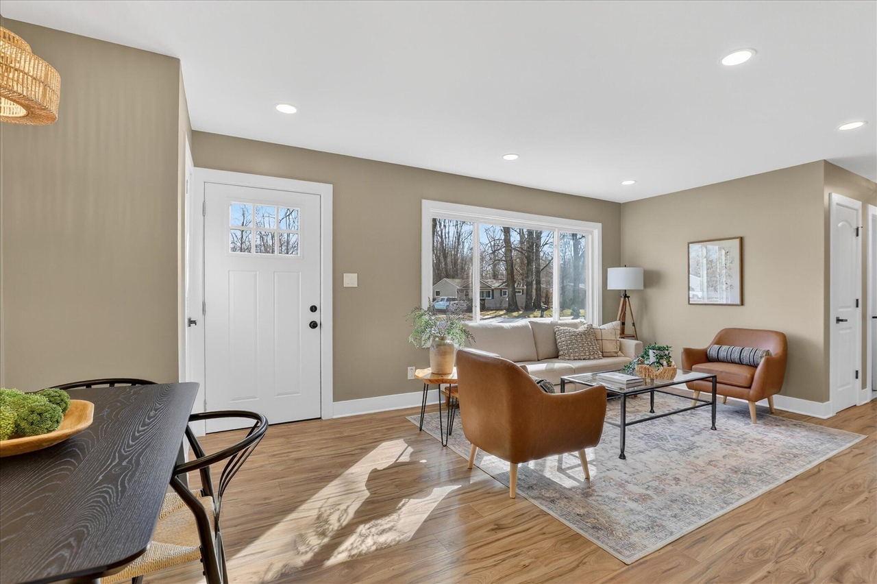 22002 Fenster Street, Belleville, MI, 48111-8957