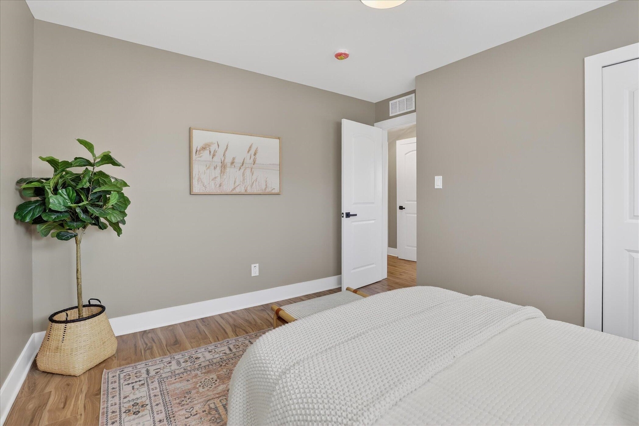 22002 Fenster Street, Belleville, MI, 48111-8957