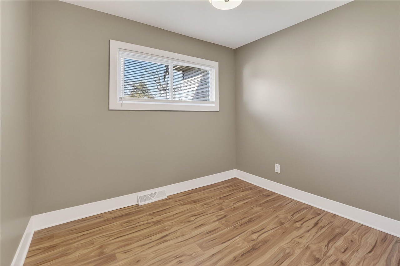 22002 Fenster Street, Belleville, MI, 48111-8957