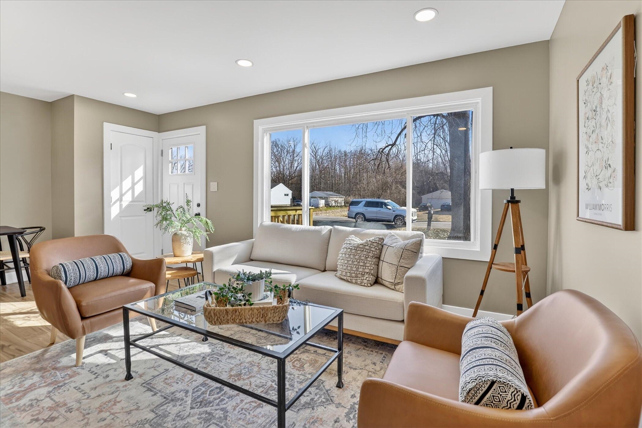 22002 Fenster Street, Belleville, MI, 48111-8957