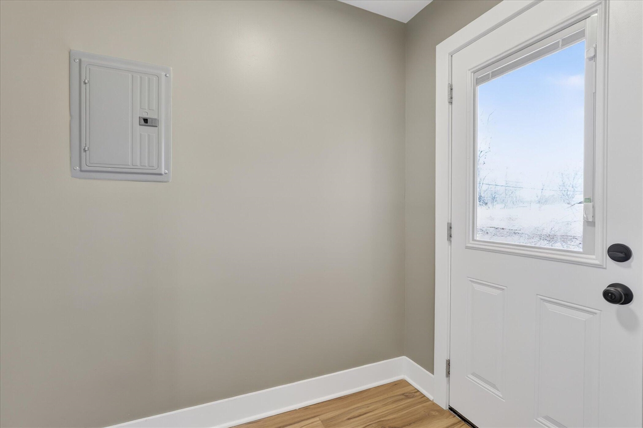 22002 Fenster Street, Belleville, MI, 48111-8957