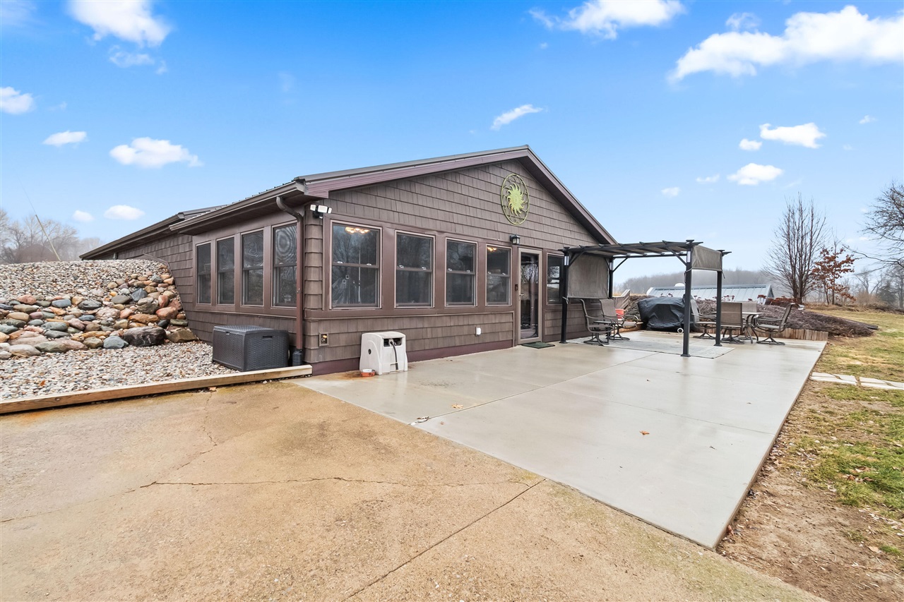 3728 Lake Street, Bridgman, MI, 49106-9735