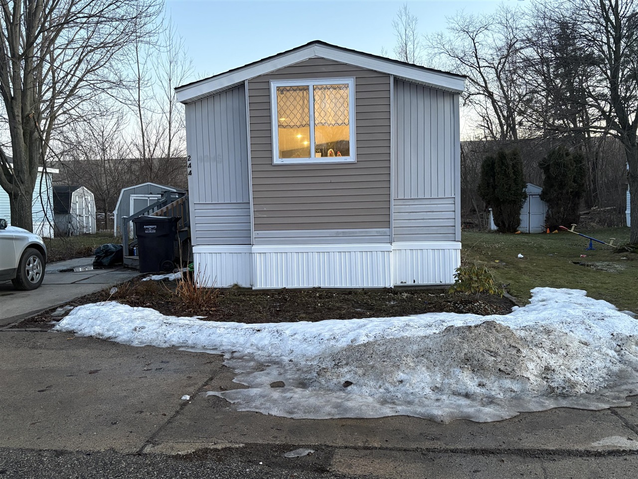 Homes for sale in Grand Rapids, MI | 244 Piedmont Dr, Grand Rapids, MI 49548 | MLS# 70518548