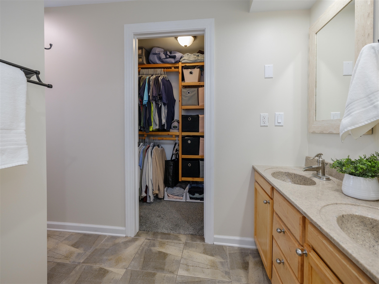 8123 Edmonds Street, Portage, MI, 49024-5405