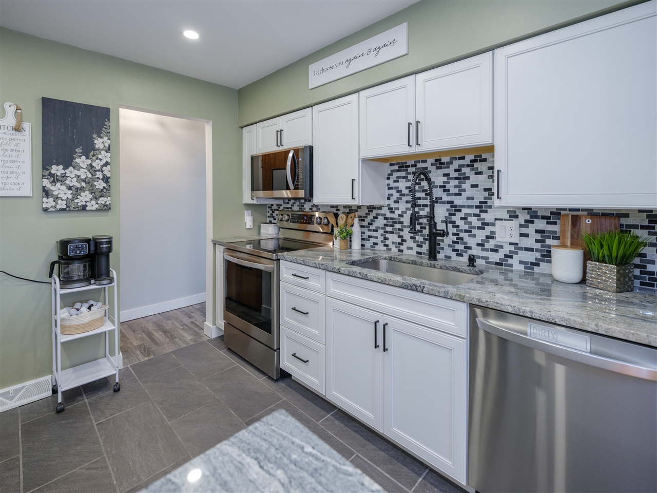 8123 Edmonds Street, Portage, MI, 49024-5405