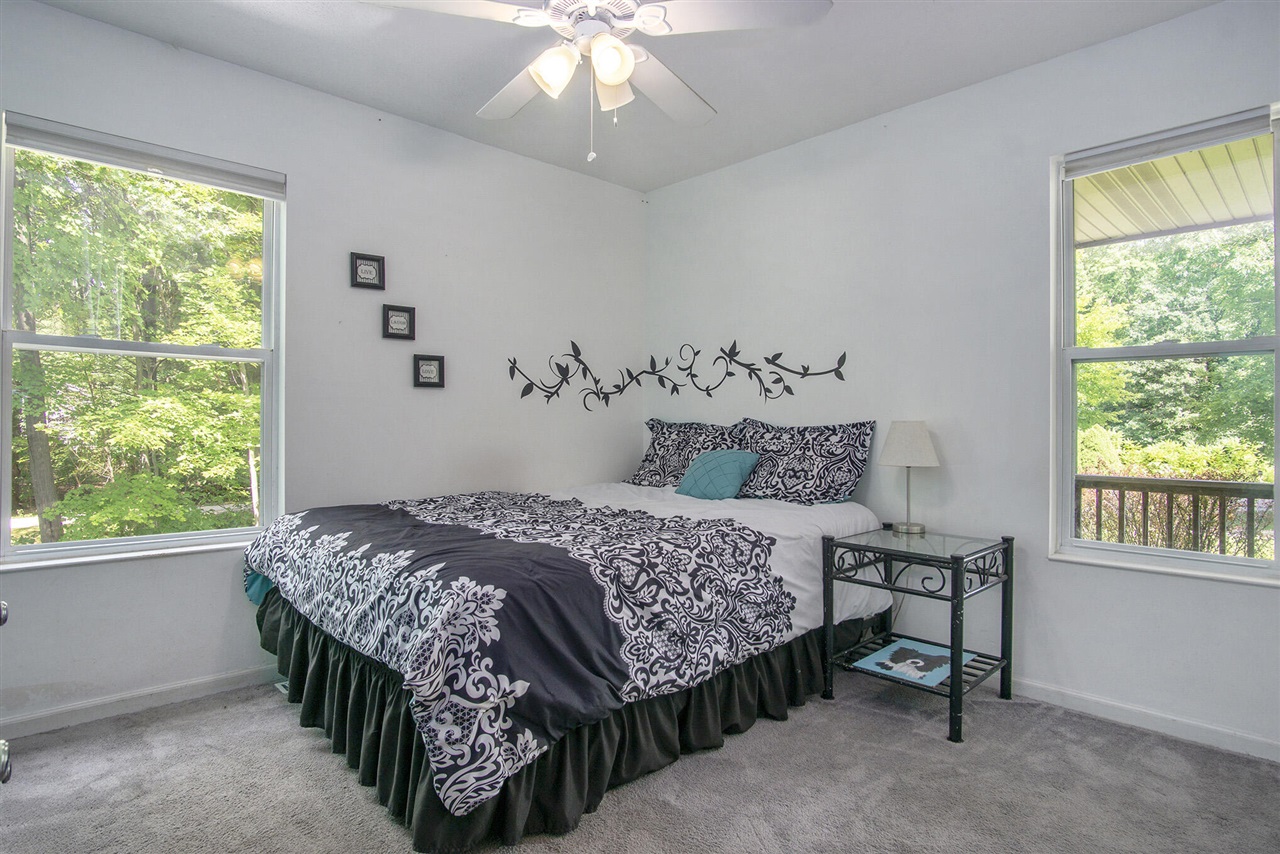 18501 148th Avenue, Spring Lake, MI, 49456-9278