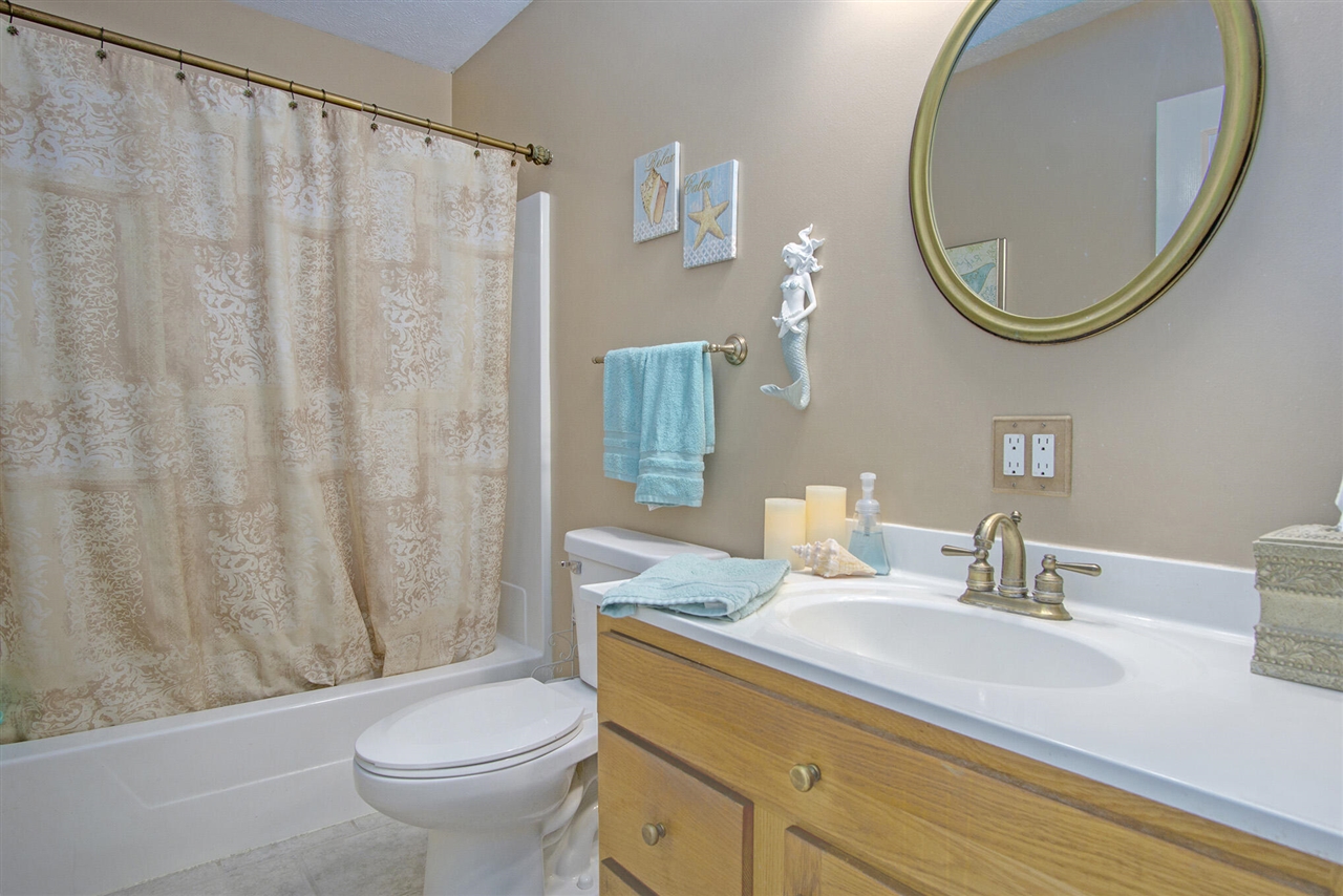 18501 148th Avenue, Spring Lake, MI, 49456-9278