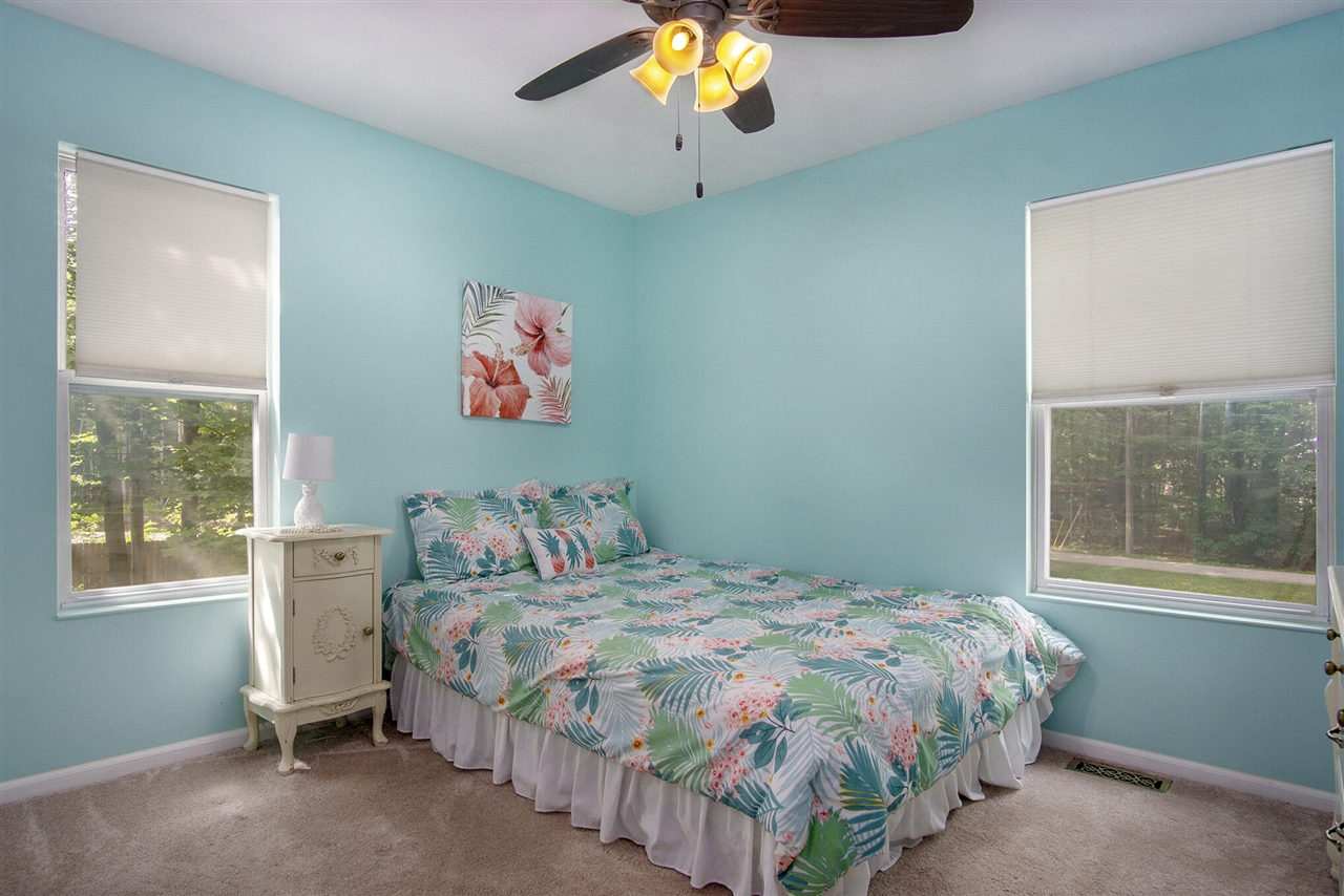 18501 148th Avenue, Spring Lake, MI, 49456-9278