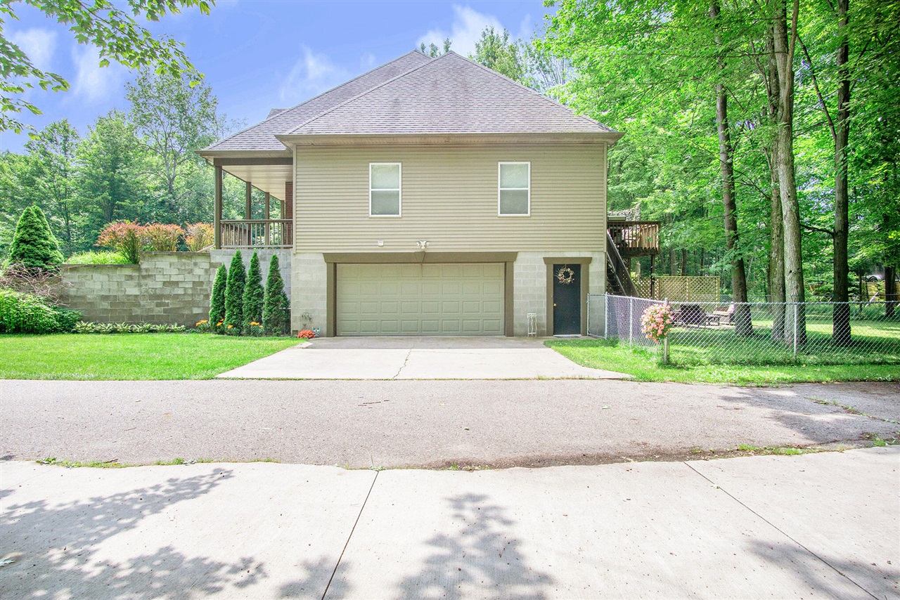 18501 148th Avenue, Spring Lake, MI, 49456-9278