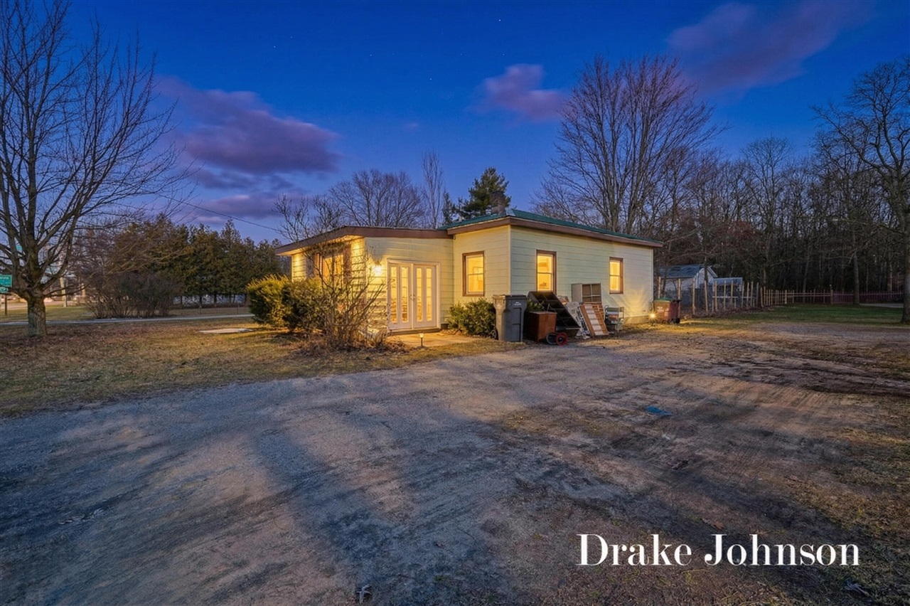 2474 Evanston Avenue, Muskegon, MI, 49442-6316