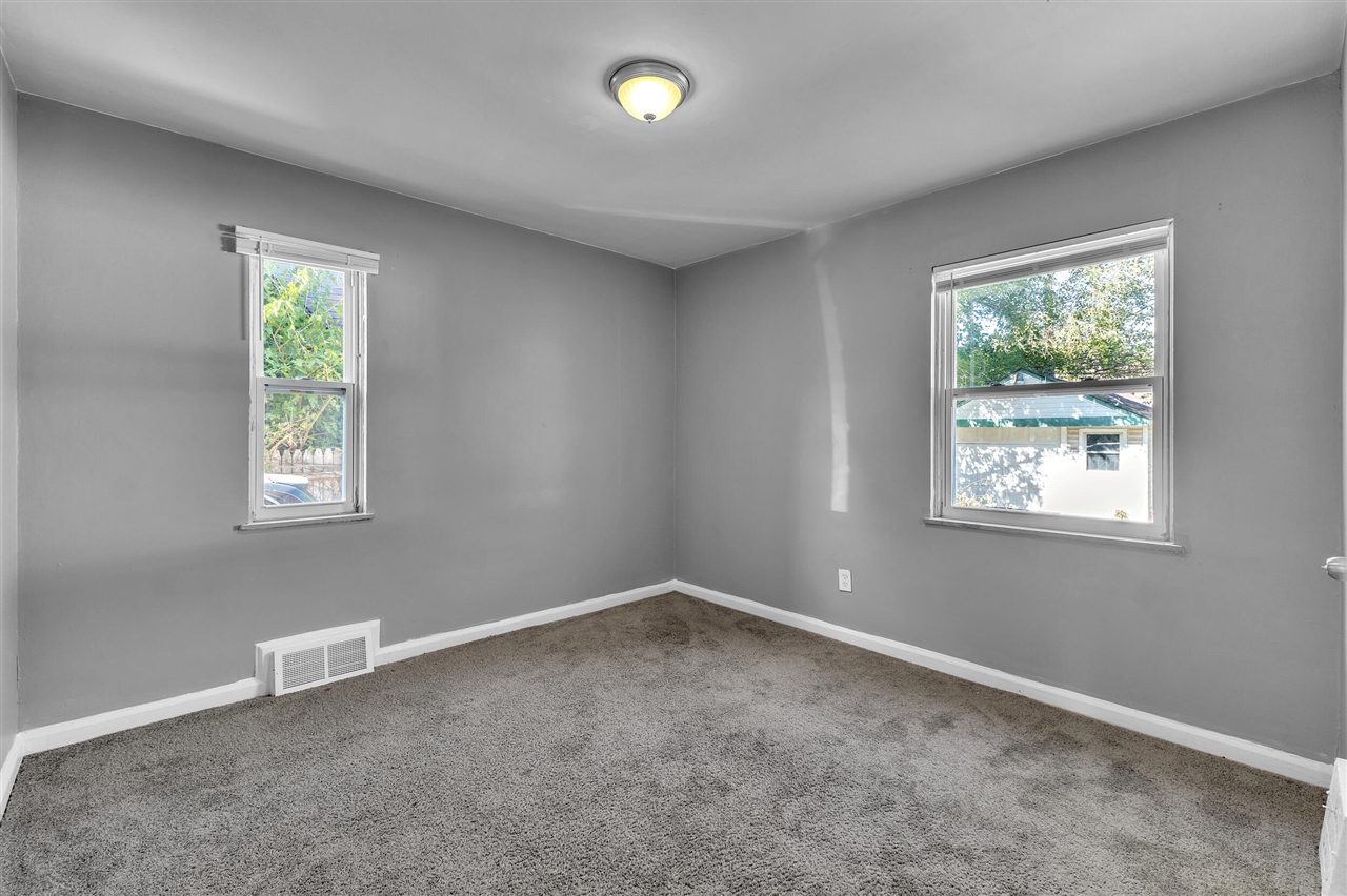 10904 N Mogul Street, Detroit, MI, 48224-2483