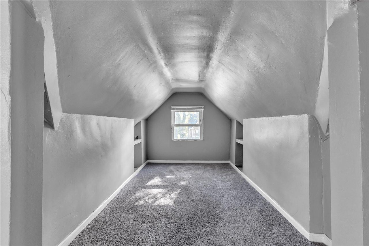 10904 N Mogul Street, Detroit, MI, 48224-2483