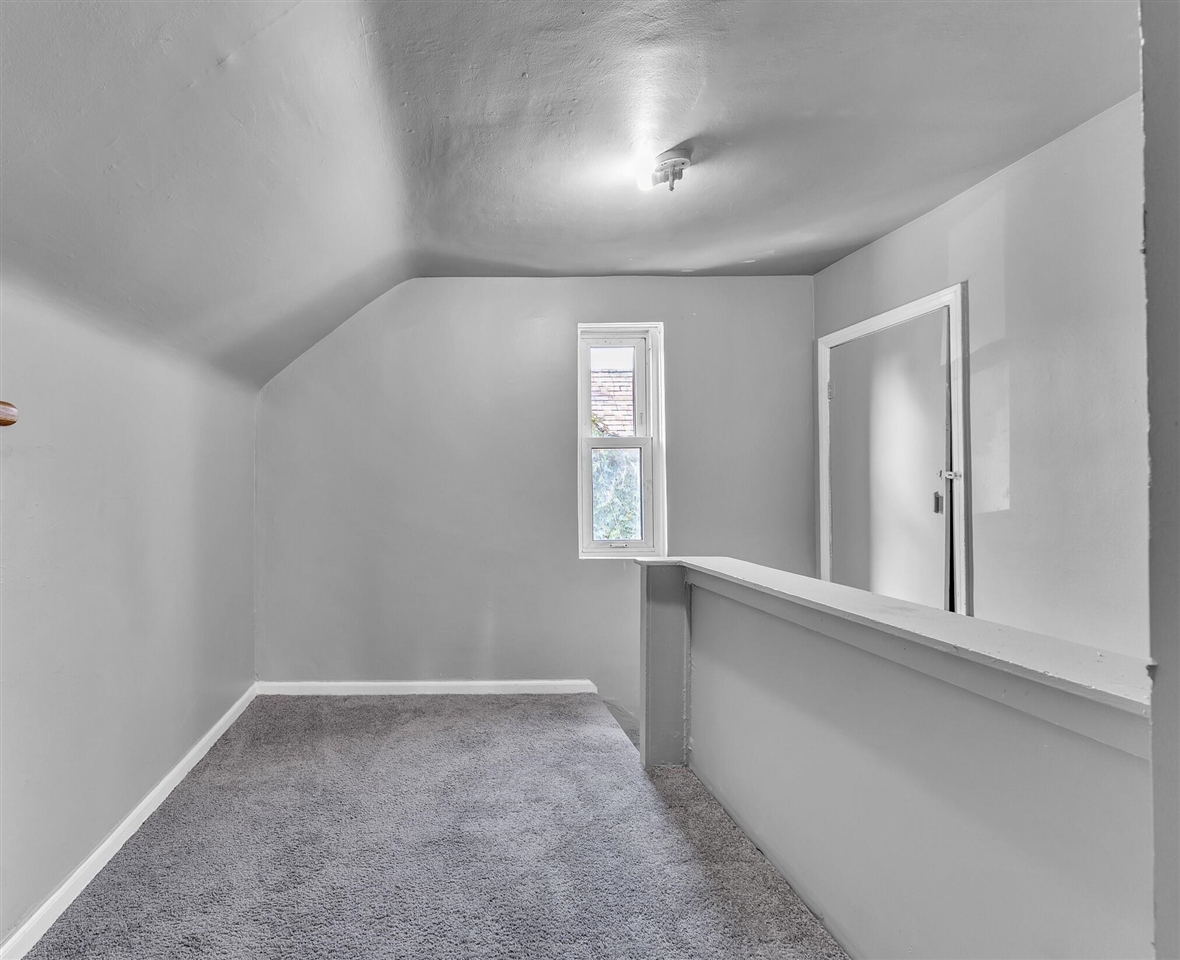 10904 N Mogul Street, Detroit, MI, 48224-2483