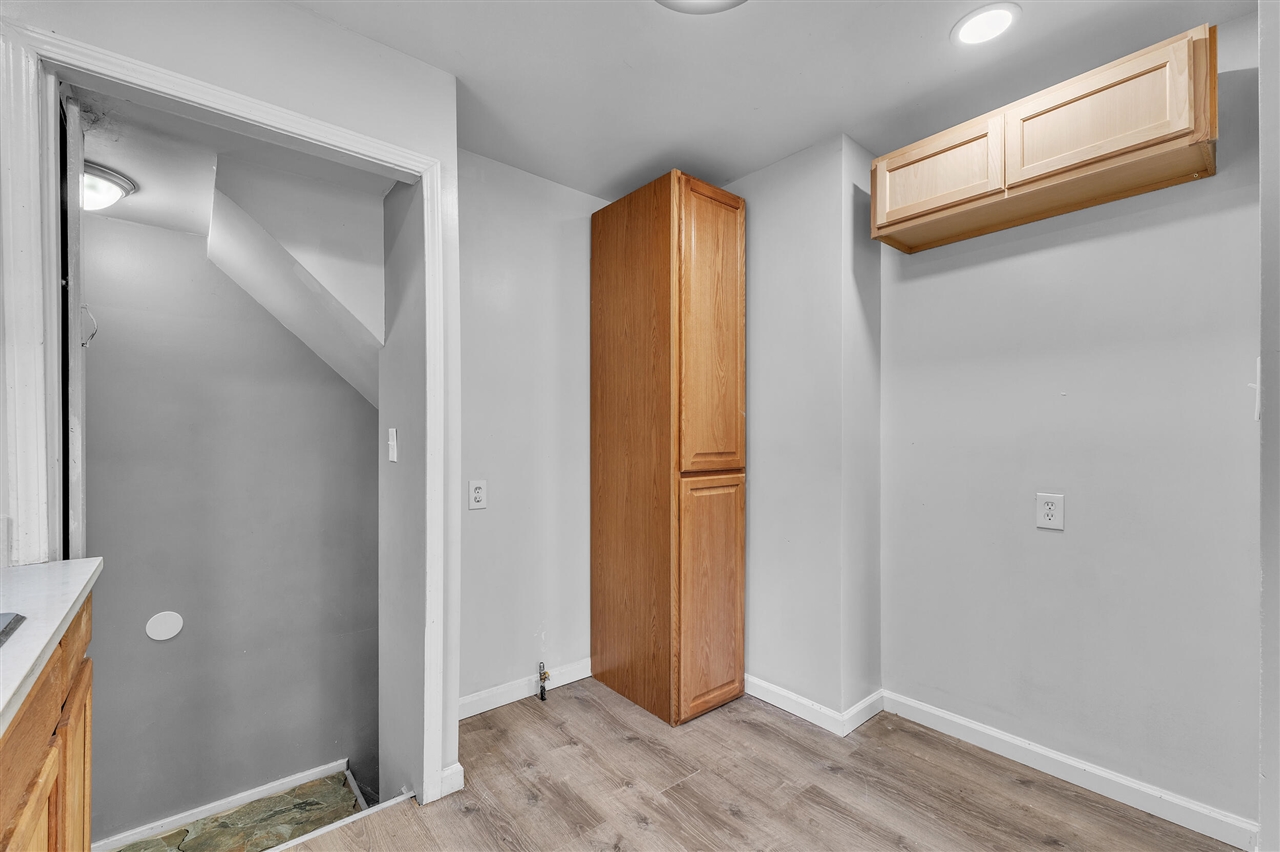 10904 N Mogul Street, Detroit, MI, 48224-2483