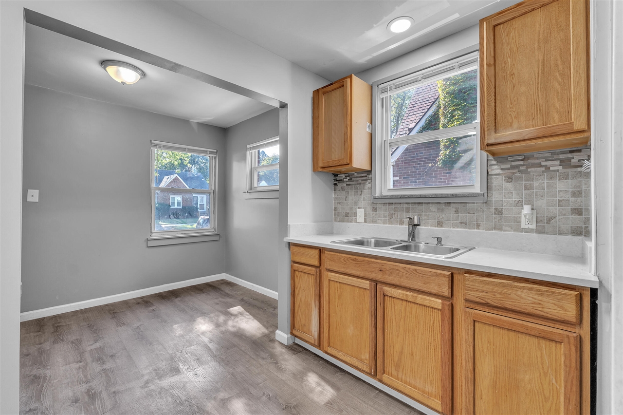 10904 N Mogul Street, Detroit, MI, 48224-2483