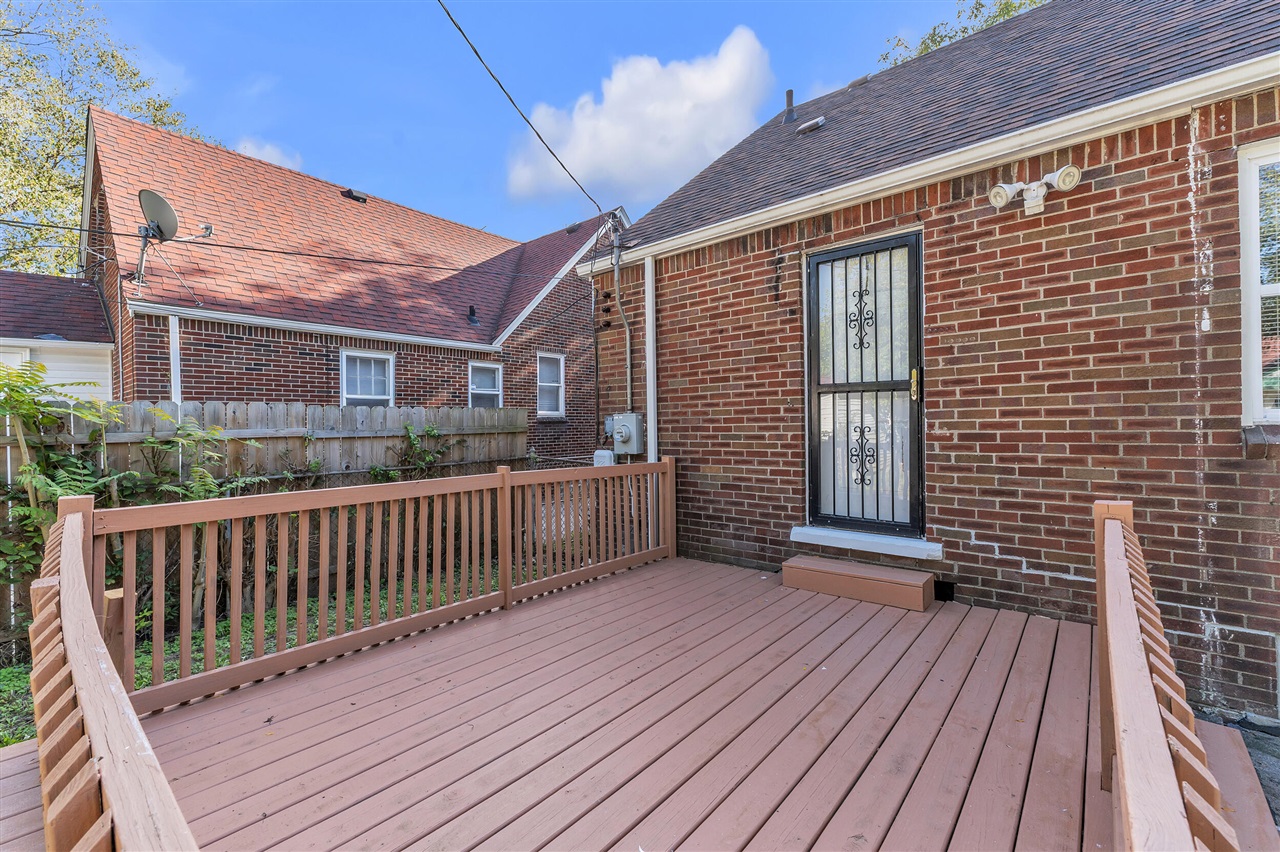 10904 N Mogul Street, Detroit, MI, 48224-2483